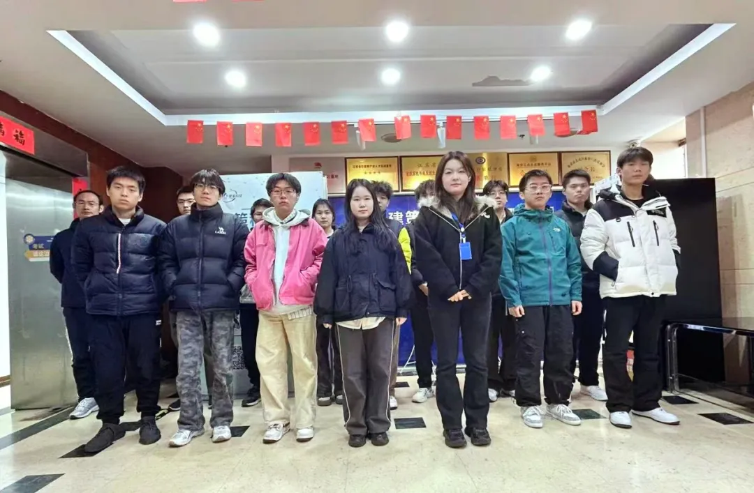 叮！結(jié)班成功！這張合照，是我們努力的最好